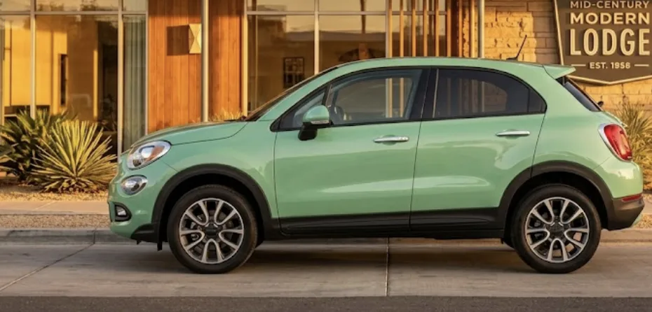 Fiat 500X vue de trois quarts avant, carrosserie néorétro