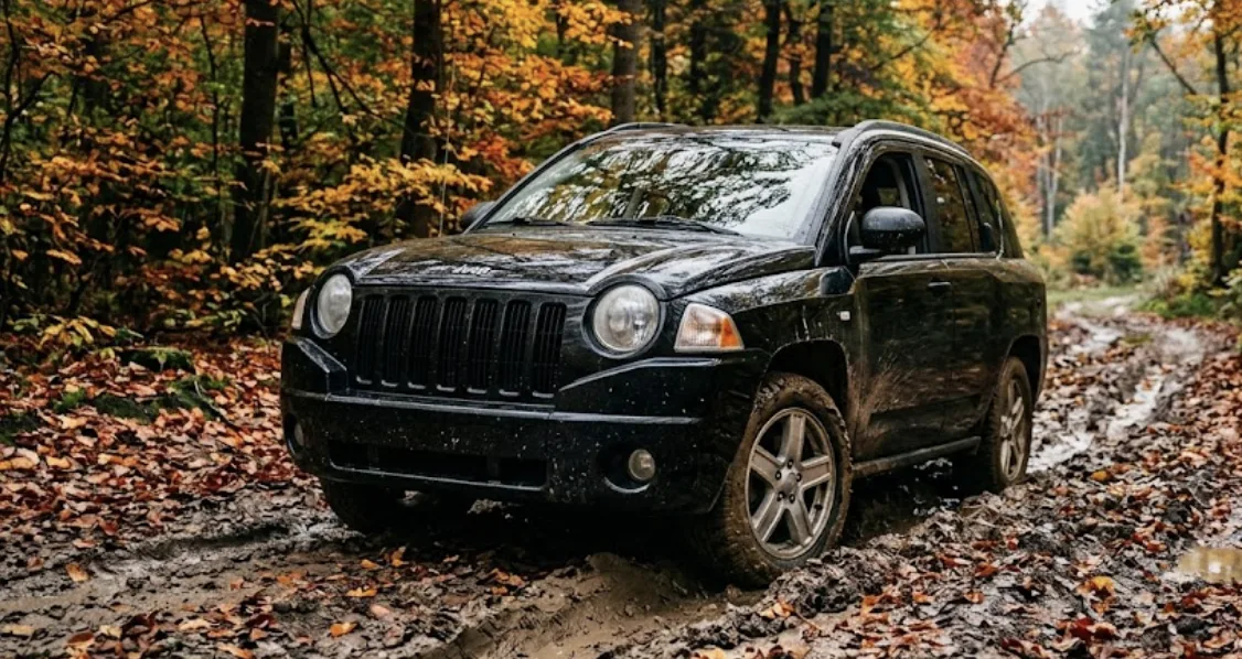 Jeep Compass première génération de trois quarts avant, moteur 2.0 CRD