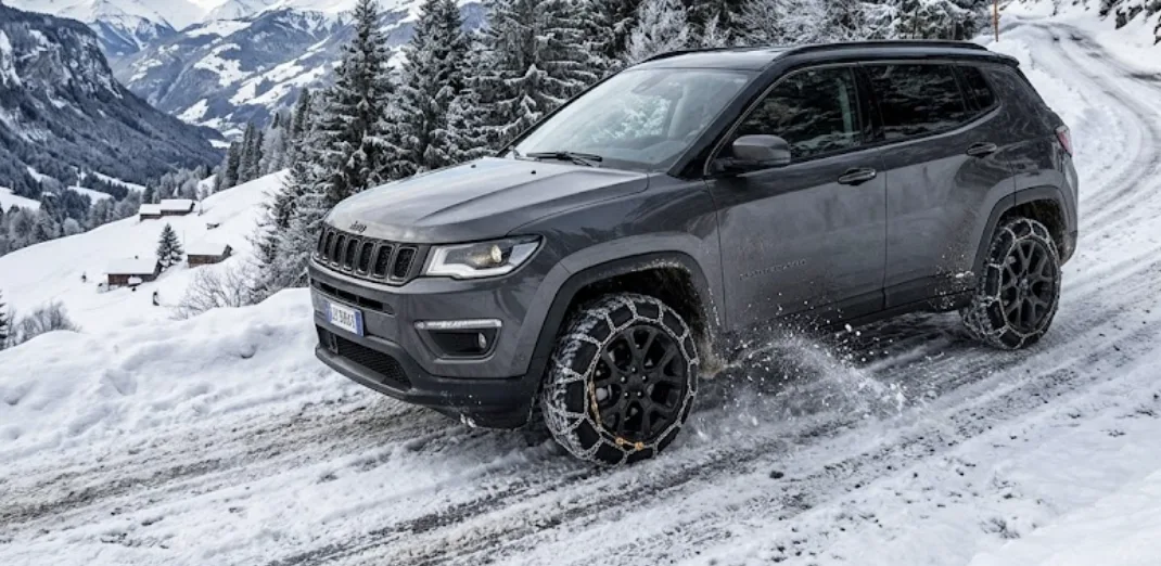 Jeep Compass Limited 4x4 vue de trois quarts avant